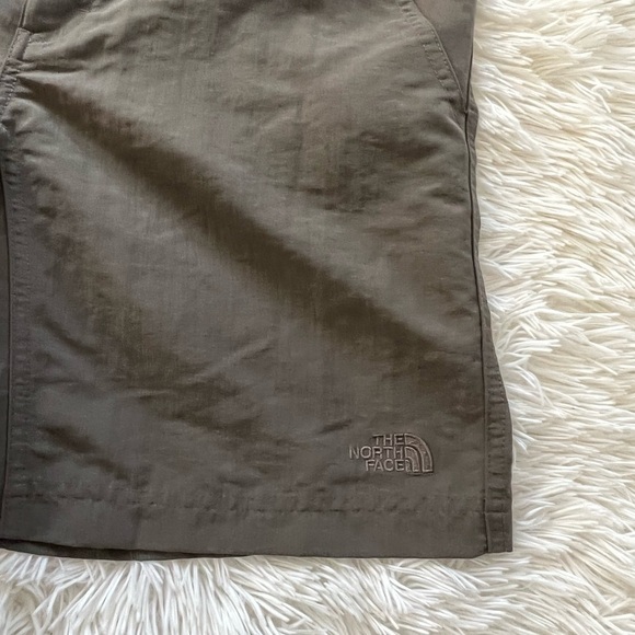 The North Face Womens Shorts - size S - Picture 4 of 4